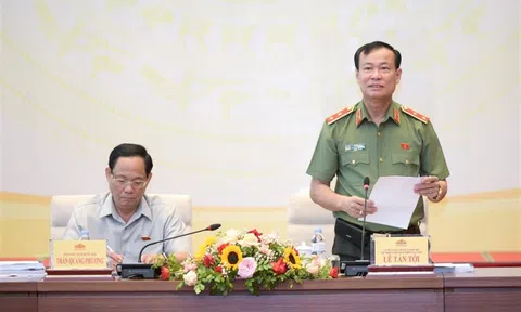 Uỷ ban Quốc phòng và An ninh họp toàn thể lần thứ 9, thẩm tra dự án Luật Trật tự an toàn giao thông đường bộ