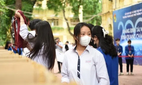 Hà Nội quá tải trường lớp, nhiều trường không giữ được chuẩn quốc gia