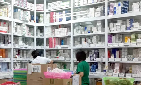 ‘Sẽ giám sát thường xuyên và đột xuất kho thuốc của các nhà thầu’
