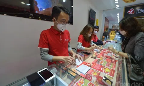 Giá vàng SJC không hạ nhiệt sau đấu giá, tiếp tục "nhảy múa" trên đỉnh lịch sử