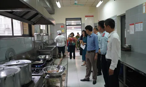 Tiếp tục ra quân kiểm tra trong Tháng hành động Vì an toàn thực phẩm