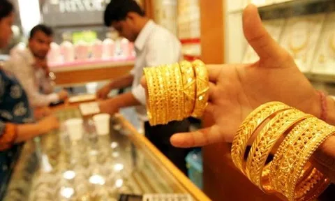 Vì sao càng đấu thầu, giá vàng càng “phá đỉnh”?