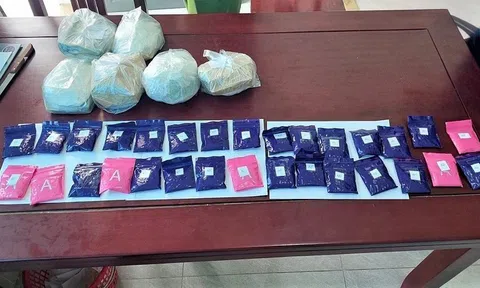 Bắt đối tượng vận chuyển 6 bánh heroin cùng hàng nghìn viên ma-túy tổng hợp