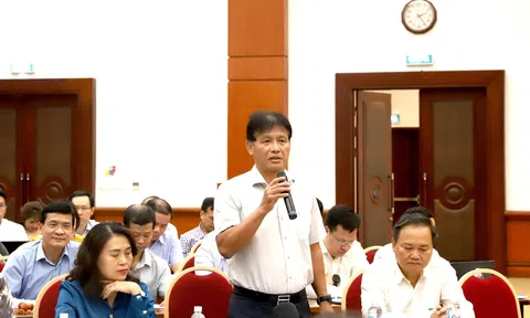 Nhiều đề xuất đánh thuế và giao dịch vàng trực tuyến