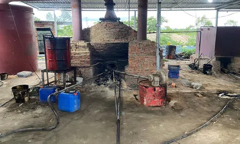 Bình Thuận: Đào hào, đắp đất thành vòng bảo vệ làm nơi tái chế nhớt thải