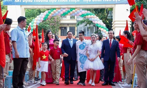 Thủ tướng Phạm Minh Chính dự lễ khai giảng tại ngôi trường đặc biệt của Thủ đô