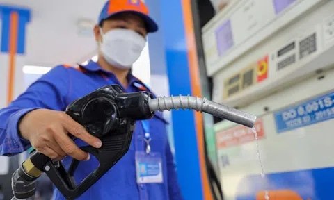 Xử lý nghiêm hành vi đầu cơ găm hàng, buôn lậu xăng dầu qua biên giới
