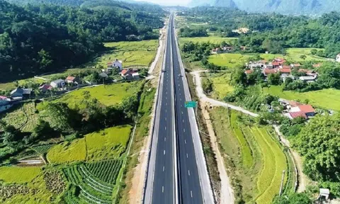 Đầu tư hoàn chỉnh 4 làn xe cho cao tốc Tuyên Quang - Hà Giang