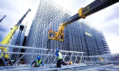 Ngành thép hưởng lợi từ nhiều yếu tố, HPG, HSG và NKG được đánh giá ra sao?