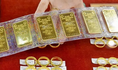 Giá vàng trong nước tăng mạnh, chuyên gia thế giới dự báo ra sao?