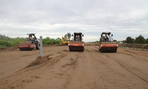 Bộ GTVT thông tin về việc sử dụng cát biển làm vật liệu san lấp công trình giao thông