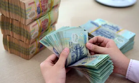 Vì sao lãi suất liên ngân hàng leo lên 17%?