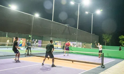 Ở gần sân Pickleball ồn ào xuyên đêm: Chuyển nhà hay báo chính quyền?