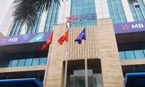 Manulife rút khỏi nhóm cổ đông lớn của MBBank giữa lúc ngân hàng lãi hơn 34.000 tỷ đồng