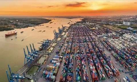 Chào bán cả lô cổ phần trăm tỷ vẫn vắng người mua, VietinBank chưa thể thoái vốn Cảng Sài Gòn như kế hoạch