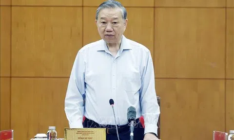 Tiếp tục kiên quyết, kiên trì đấu tranh chống 'giặc nội xâm' với tư duy, cách làm mới