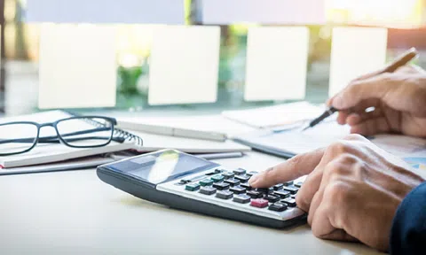 Ngân hàng cho vay bán lẻ và bất động sản cao có thể chịu áp lực lớn hơn trong năm 2026