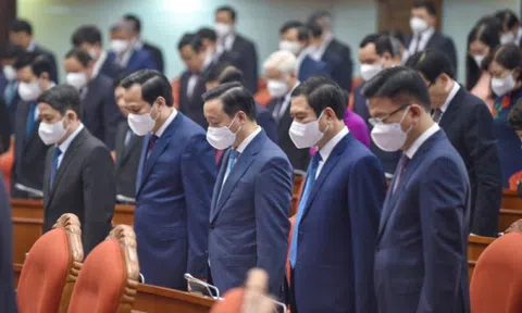 Ban Chấp hành Trung ương khóa XIII tưởng niệm đồng bào đã mất vì Covid-19