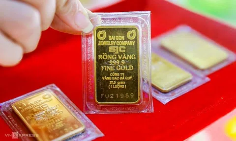 Giá vàng miếng SJC ở mức cao nhất trong 12 tháng qua