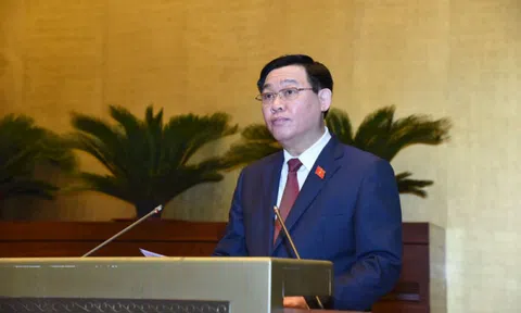 Quốc hội ban hành nhiều Nghị quyết quan trọng cùng cả nước phòng, chống dịch