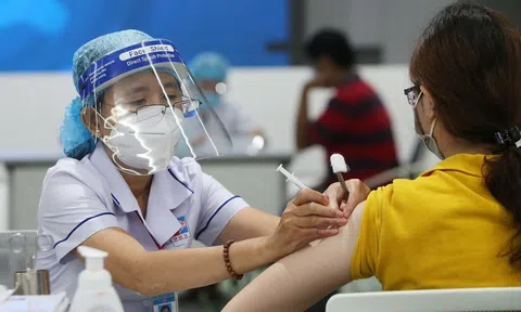 Tiêm vaccine mũi thứ 3 cho người dân vào cuối năm 2021