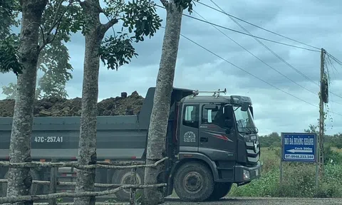 Đắk Lắk: Xe chở đất, đá cày nát đường giao thông nông thôn