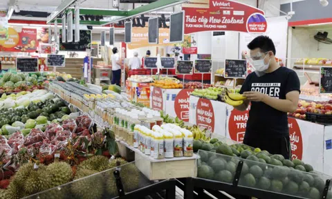 Đại dịch COVID-19: Mua sắm trực tiếp không dễ bị 'soán ngôi'