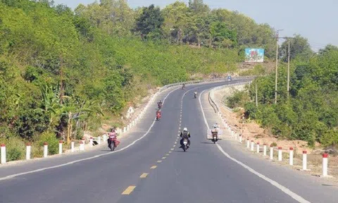 Ủy ban Thường vụ Quốc hội yêu cầu cân đối vốn để thông tuyến đường Hồ Chí Minh