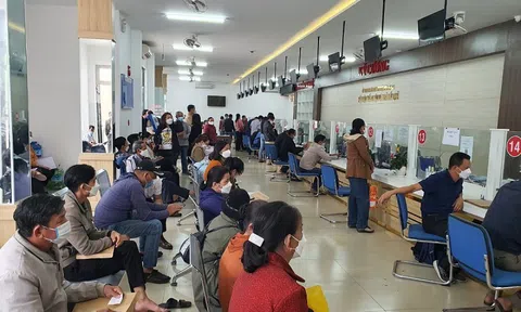 Đà Nẵng: Chụp ảnh đông người xếp hàng làm thủ tục chuyển nhượng để tạo cơn “sốt đất”