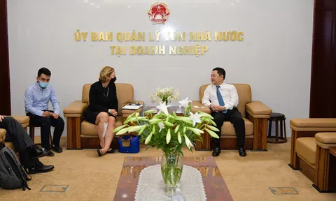 Phó Chủ tịch Nguyễn Ngọc Cảnh làm việc với Tham tán Kinh tế Đại sứ quán Hoa Kỳ tại Việt Nam