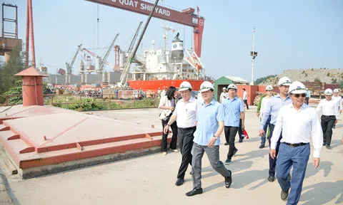Sớm hoàn thiện đề án xử lý các tồn tại ở Công ty Công nghiệp tàu thủy Dung Quất