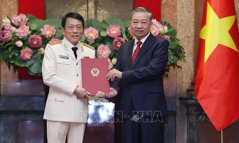 Tổng Bí thư, Chủ tịch nước Tô Lâm trao quyết định thăng quân hàm Đại tướng, Thượng tướng cho lãnh đạo Công an và Quân đội