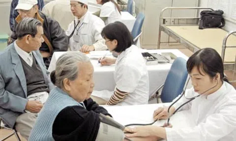 Triển khai cơ chế, chính sách đặc biệt tạo đột phá cho công tác bảo vệ, chăm sóc sức khỏe nhân dân