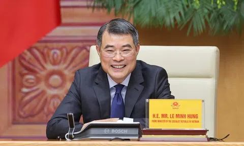 Thủ tướng Lê Minh Hưng điện đàm với Thủ tướng Singapore Lawrence Wong