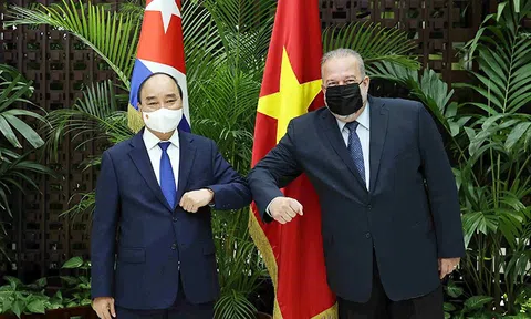 Chủ tịch nước Nguyễn Xuân Phúc hội kiến Thủ tướng Cuba Manuel Marrero Cruz