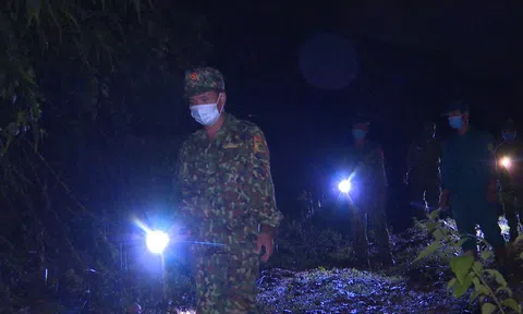 Lá chắn thép nơi biên cương