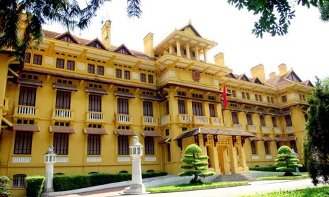 Bộ Ngoại giao hướng dẫn người Việt đang ở Ukraine sơ tán sang các nước lân cận