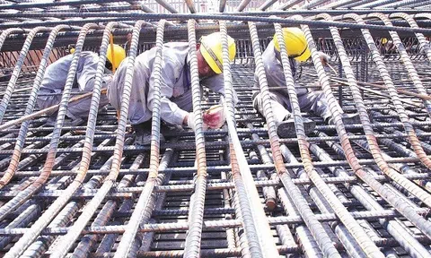 Đến lượt doanh nghiệp thép kêu khó vì bị siết tín dụng