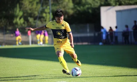 Cầu thủ đáng xem nhất Pau FC: Gọi tên 'Messi Việt Nam'