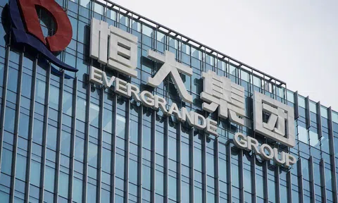 “Bom nợ” China Evergrande bị ngừng xếp hạng tín nhiệm