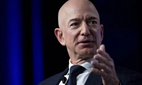 Hành trình của người giàu nhất hành tinh Jeff Bezos