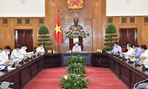 Thủ tướng làm việc với Bộ Y tế: Quyết định những vấn đề cấp bách để phòng chống dịch hiệu quả hơn