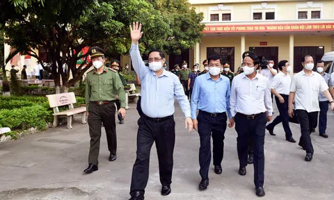 Thủ tướng vào tâm dịch Bắc Giang, kiểm tra, động viên lực lượng tuyến đầu