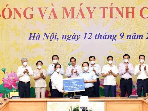 Ủy ban Quản lý vốn nhà nước tại doanh nghiệp và các Tập đoàn, Tổng công ty ủng hộ 100.000 máy tính cho Chương trình “Sóng và máy tính cho em"