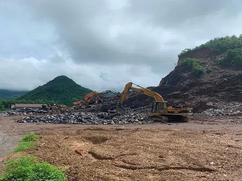 Quảng Bình: “Núp bóng” cải tạo đất để khai thác đá trái phép?