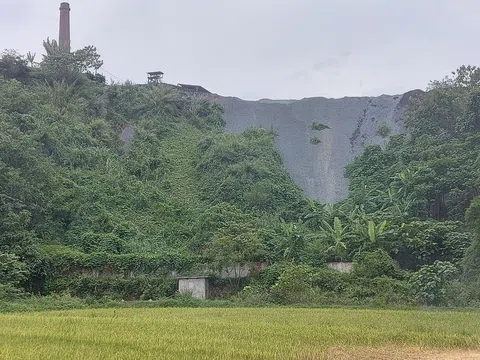 Mùi khét từ nhà máy phân lân nung chảy Lào Cai: Người dân khốn khổ “chịu đựng”