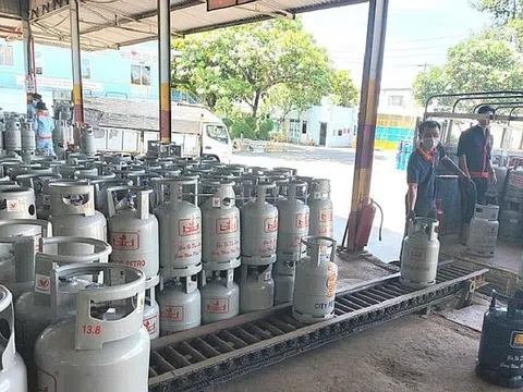 Giá gas giảm mạnh sau 6 lần tăng liên tiếp