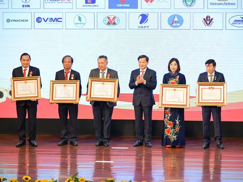 Năm 2021, các Tập đoàn, Tổng công ty Nhà nước đã thực hiện thắng lợi “mục tiêu kép”