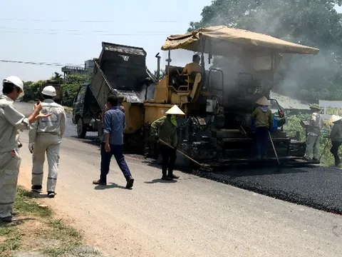 Sản xuất hỗn hợp bê tông nhựa với phụ gia từ phế thải nhựa