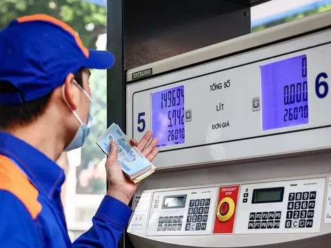 Cân nhắc bỏ thuế bảo vệ môi trường giúp giá xăng dầu hạ nhiệt
